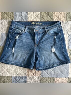 Old Navy Boyfriend Denim Shorts